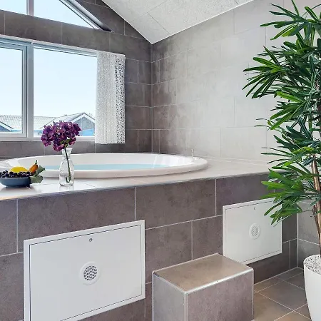 Vakantiehuis Luxury House For 20 - By Traum *