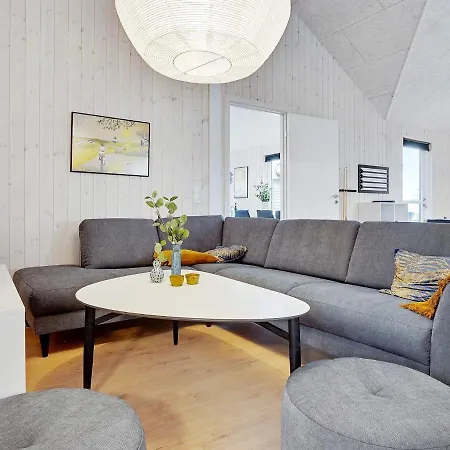 Luxury House For 20 - By Traum