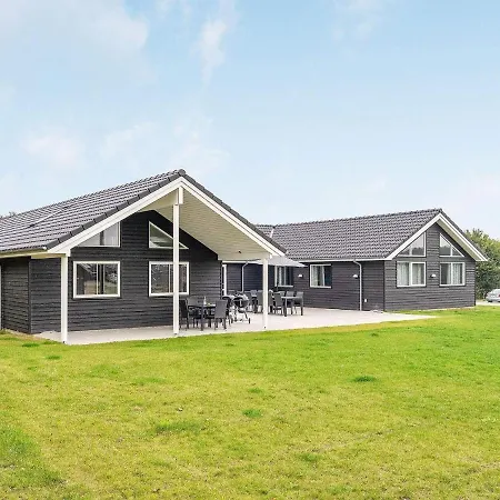 Prázdninový dům Luxury House For 20 *